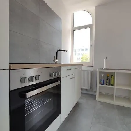 Apartmán 50 Qm Ferienwohnung Fuer 3 Personen, Monteure Oder Geschaeftsreisende, 400 M Bis Lokschuppen, Smart-Tv, Wlan, Lidl Fusslaeufig Erreichbar *