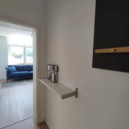 50 Qm Ferienwohnung Fuer 3 Personen, Monteure Oder Geschaeftsreisende, 400 M Bis Lokschuppen, Smart-Tv, Wlan, Lidl Fusslaeufig Erreichbar Apartmán *